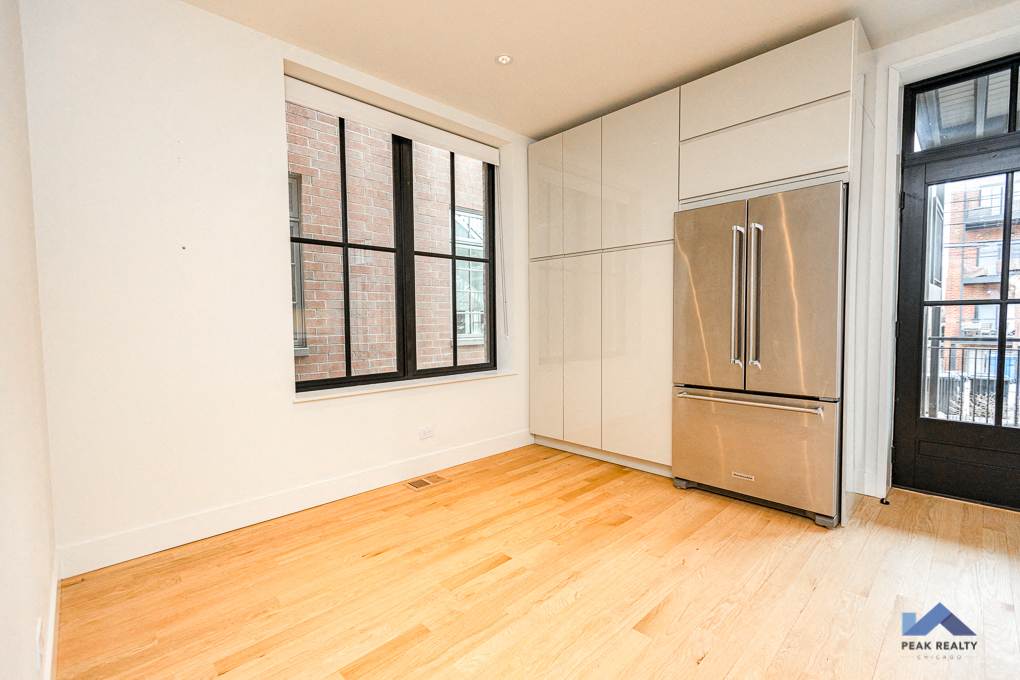 2617 N. Magnolia Ave. 2617 N. Magnolia Ave., Chicago, IL 60614 Lincoln Park - Leasing by Cross Street